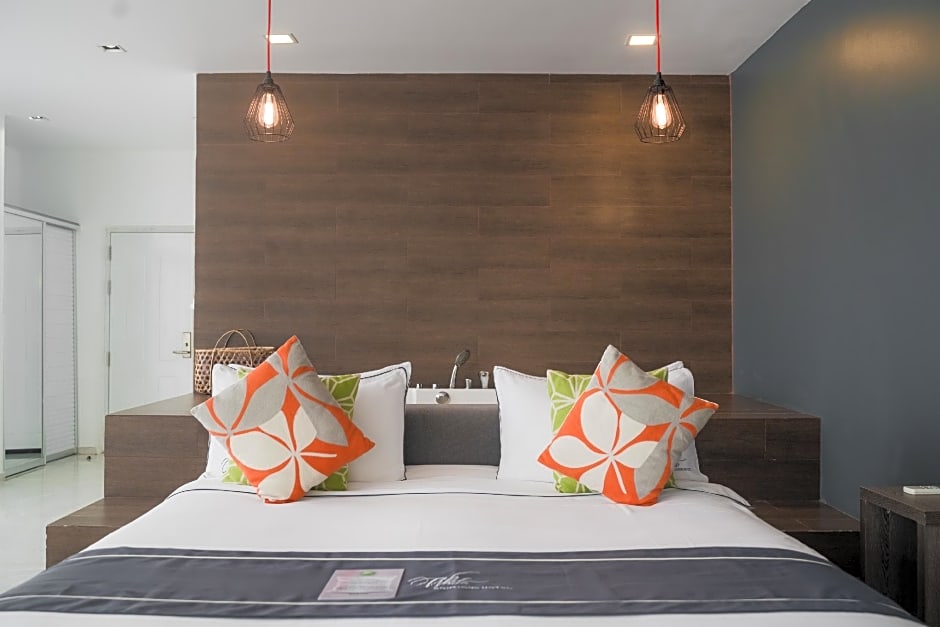White Boutique Hotel and Restaurant