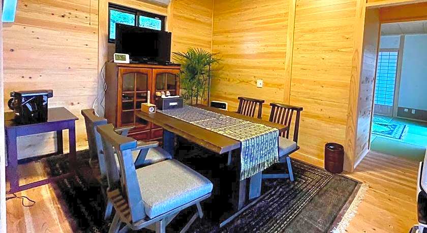Yufuin Sanso Waremokou Hotel