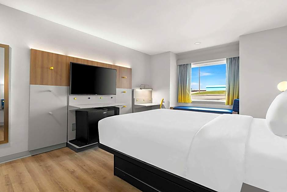Microtel Inn & Suites by Wyndham Tulsa  Catoosa/Route 66