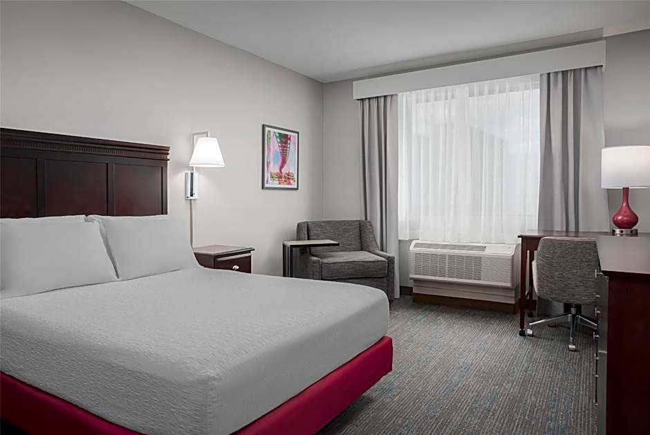 Hampton Inn By Hilton And Suites Omaha Downtown