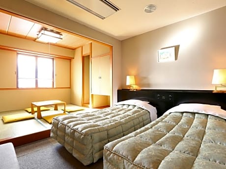 Twin Room with Tatami Area - Non-Smoking