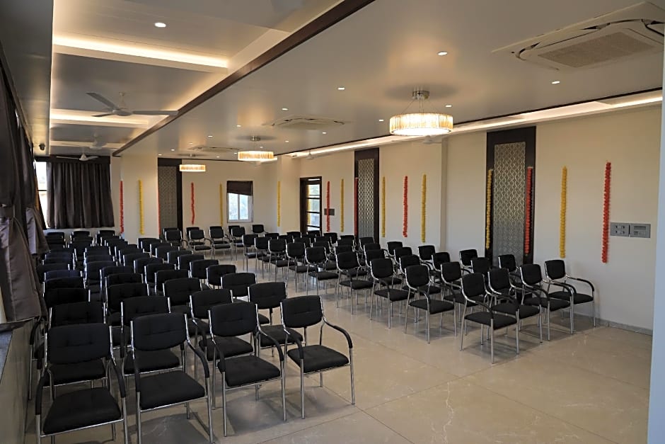 Blisss Hotel, Kolhapur 