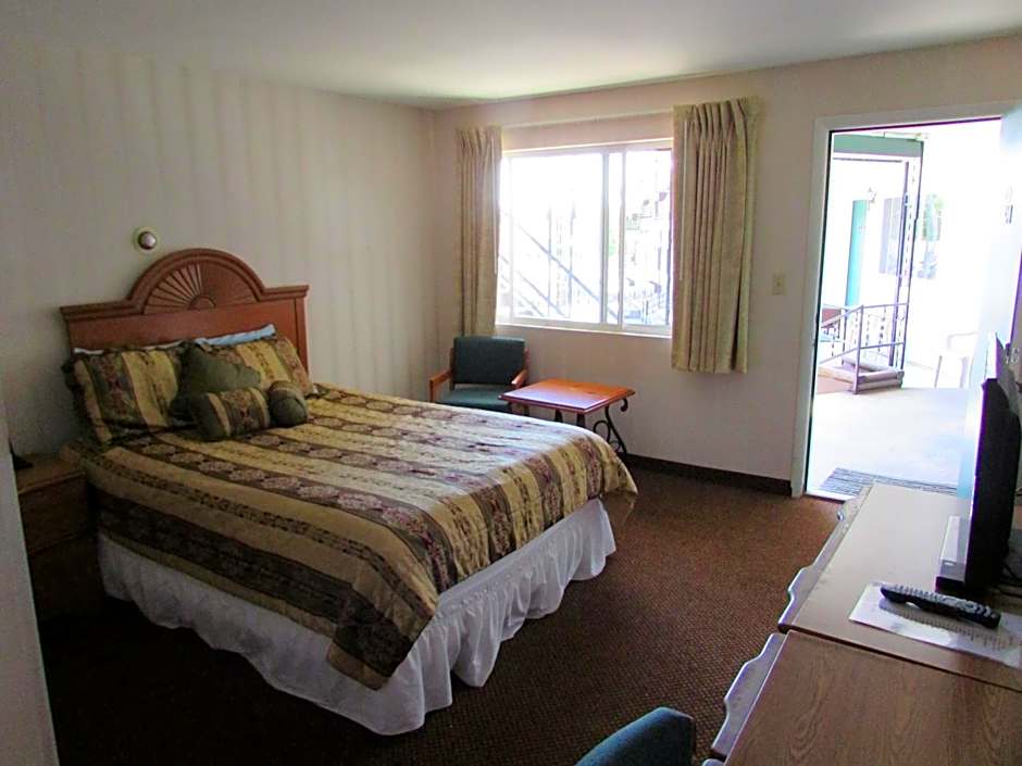 The Lake George Inn