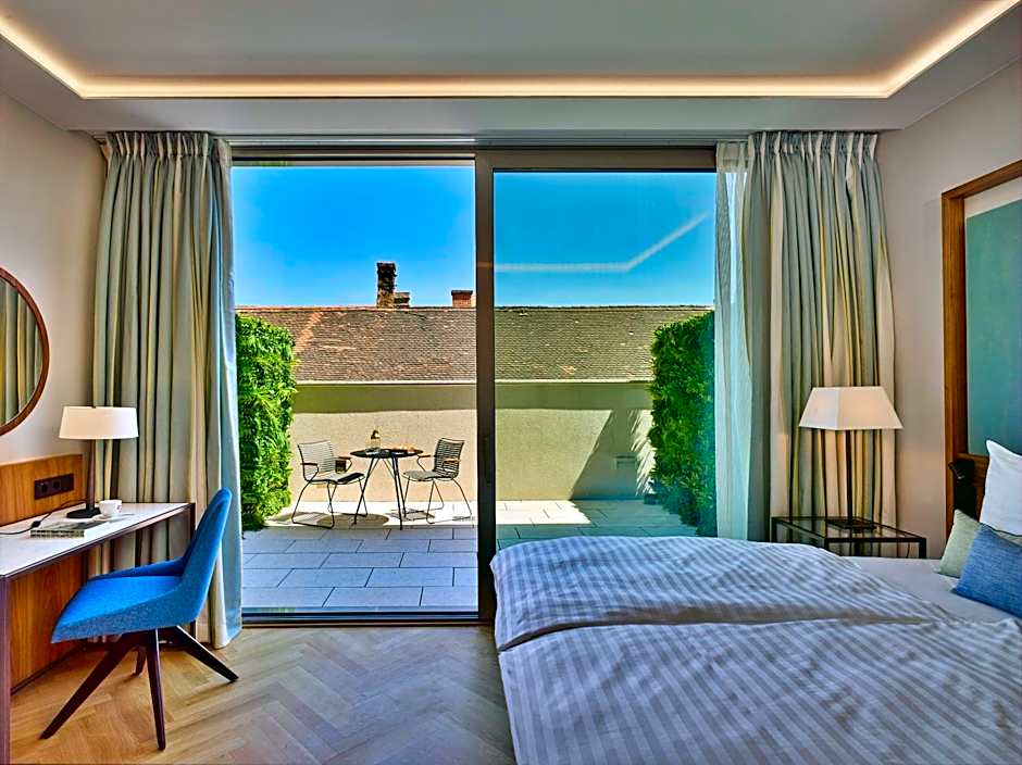 EST Grand Hotel Savoy