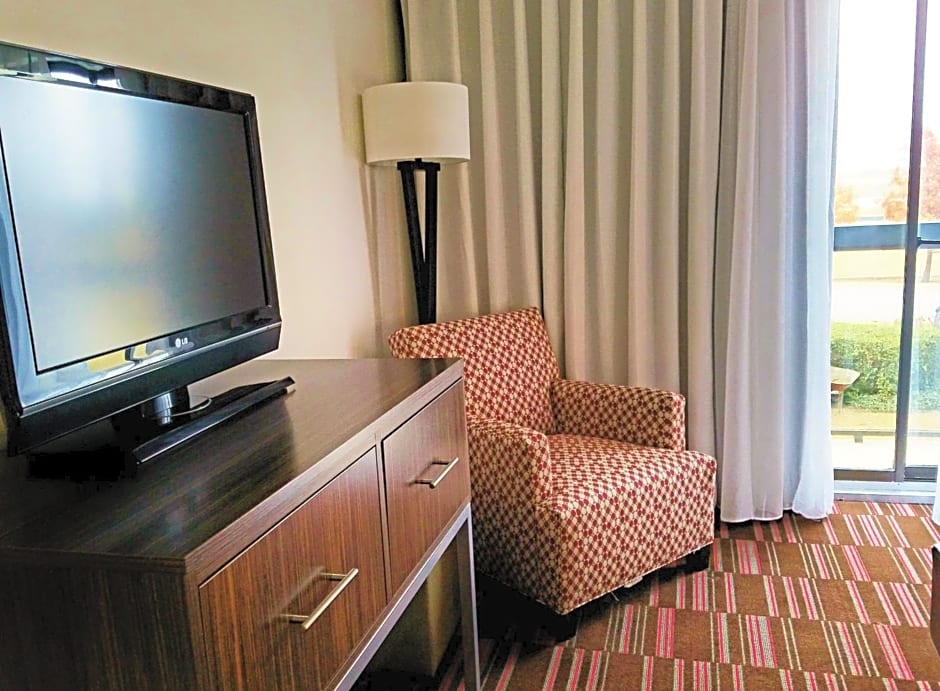 Holiday Inn Irving Las Colinas by IHG