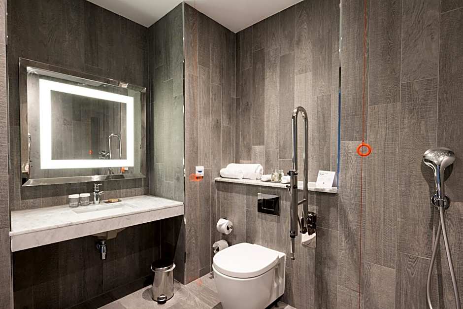 DoubleTree by Hilton Edinburgh - Queensferry Crossing