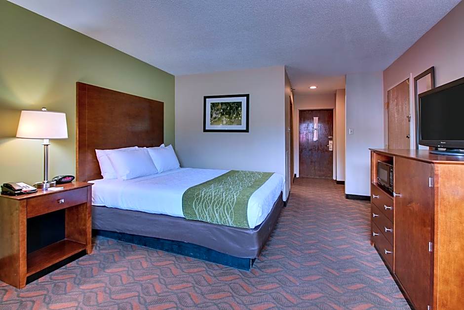 Greenfield Inn & Suites Elizabethtown, KY I65 Exit 94