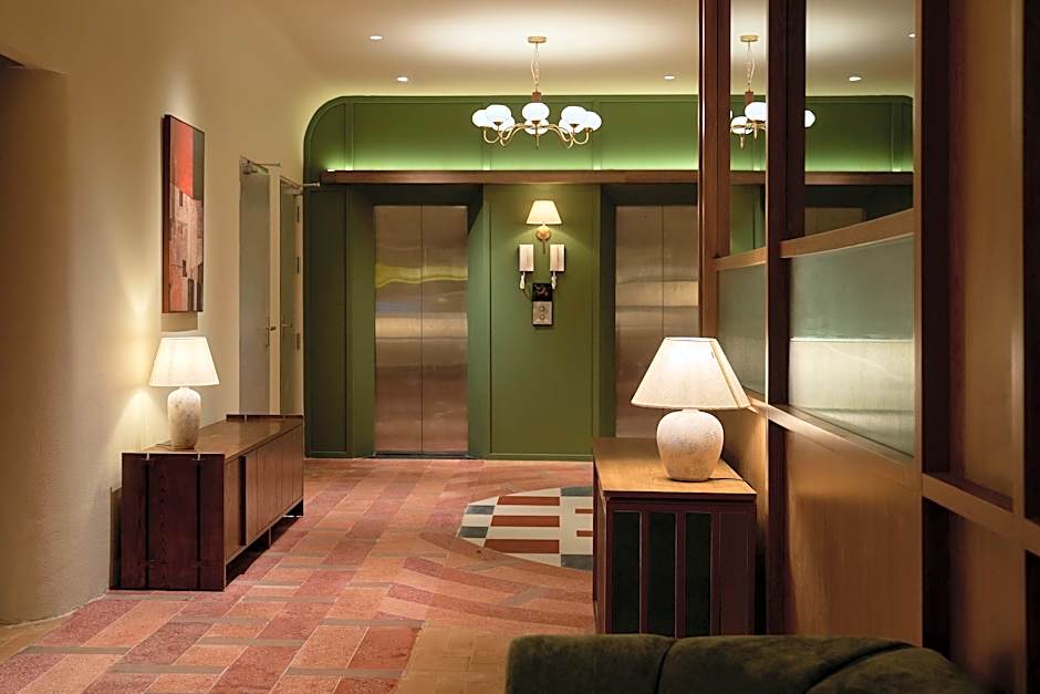 Len Hotel