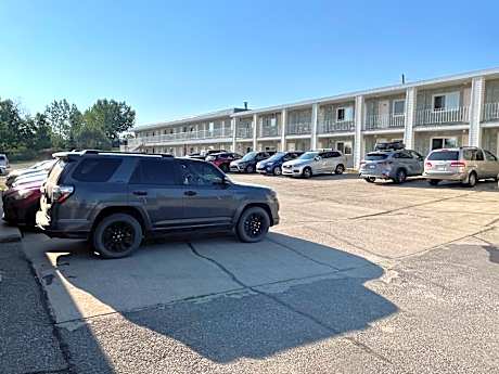 Cardston Inn