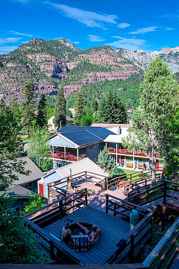 Box Canyon Lodge and Hot Springs