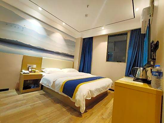 Guangzhou Longxiang Wisdom Hotel (Gangding Subway Station)