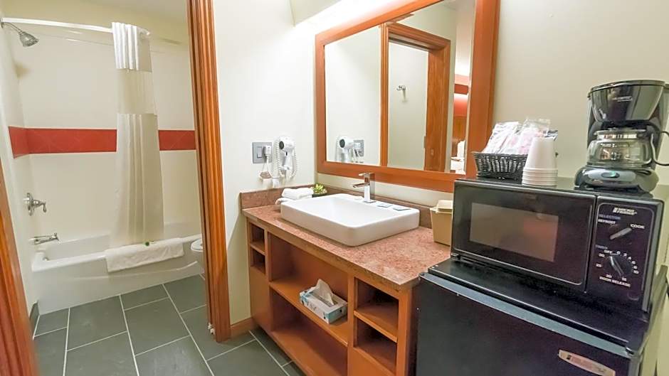 Shepherd Mountain Inn & Suites
