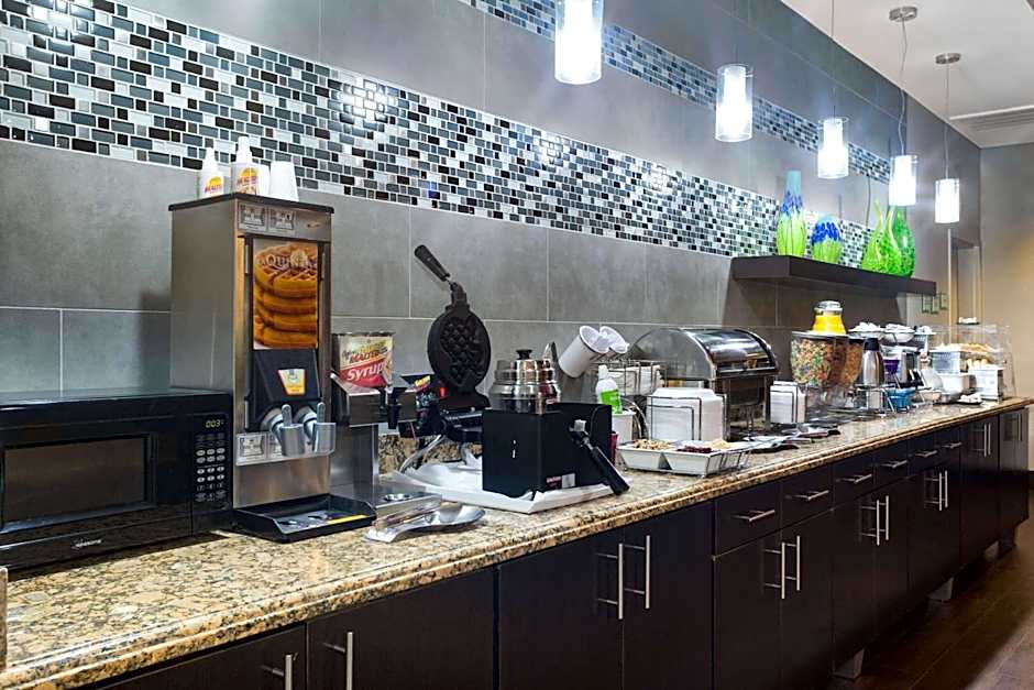 La Quinta Inn & Suites by Wyndham Pearsall