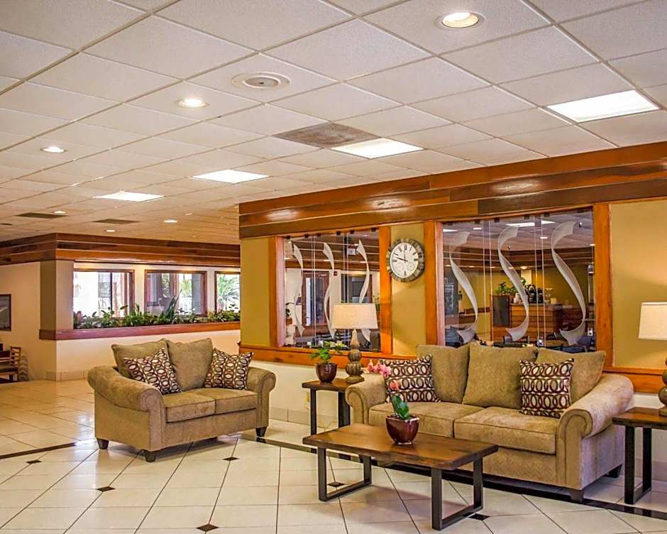 Quality Inn & Suites Pensacola Bayview
