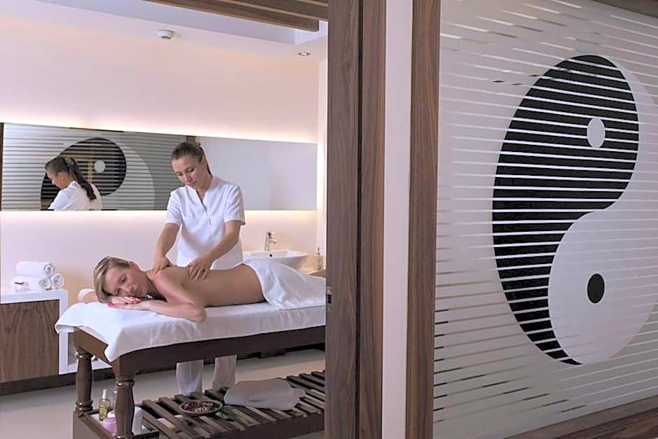 Riviera Hotel & Spa