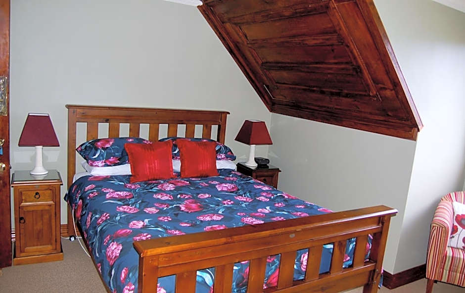 Photo 1 of 3 of 1 Queen Bed
