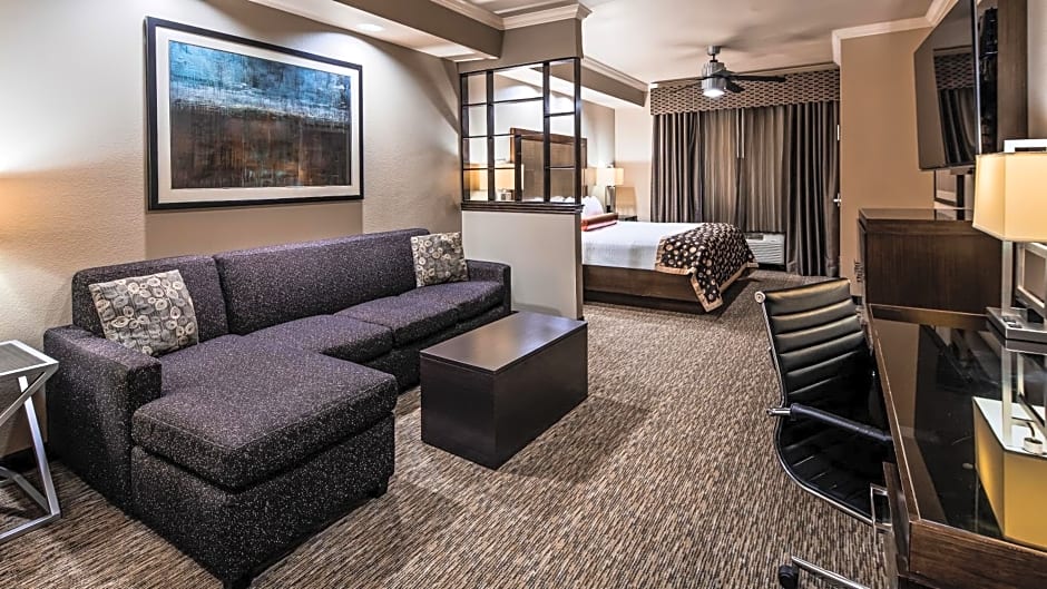Best Western Premier Crown Chase Inn & Suites