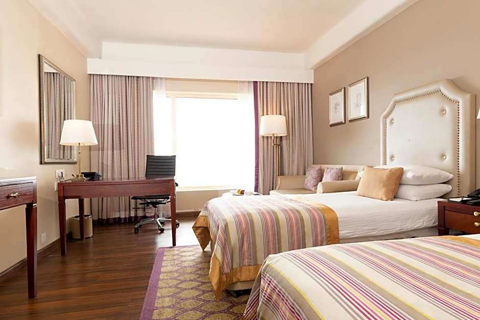 Photo 1 of 9 of Deluxe 1 Twin Bed