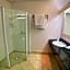 Brentwood Hotel