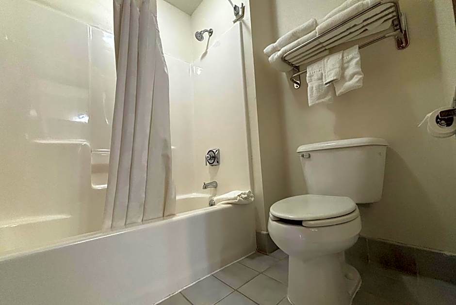 Baymont by Wyndham Decatur IL North