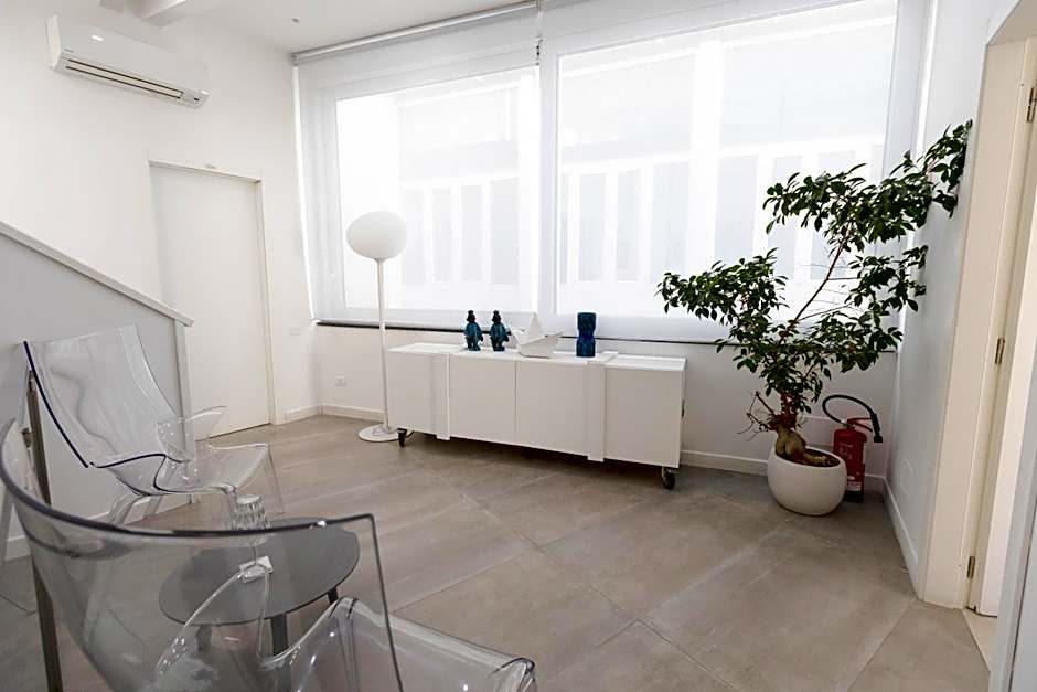 White 1903 - Rooftop Pool & Luxury Rooms