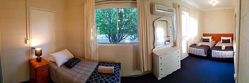Amber Court Motor Inn