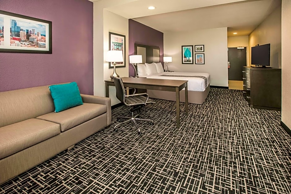 La Quinta Inn & Suites by Wyndham Dallas - Richardson