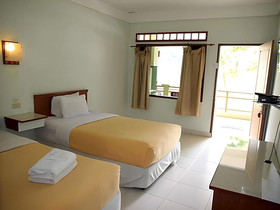 Pandu Lakeside Parapat Hotel