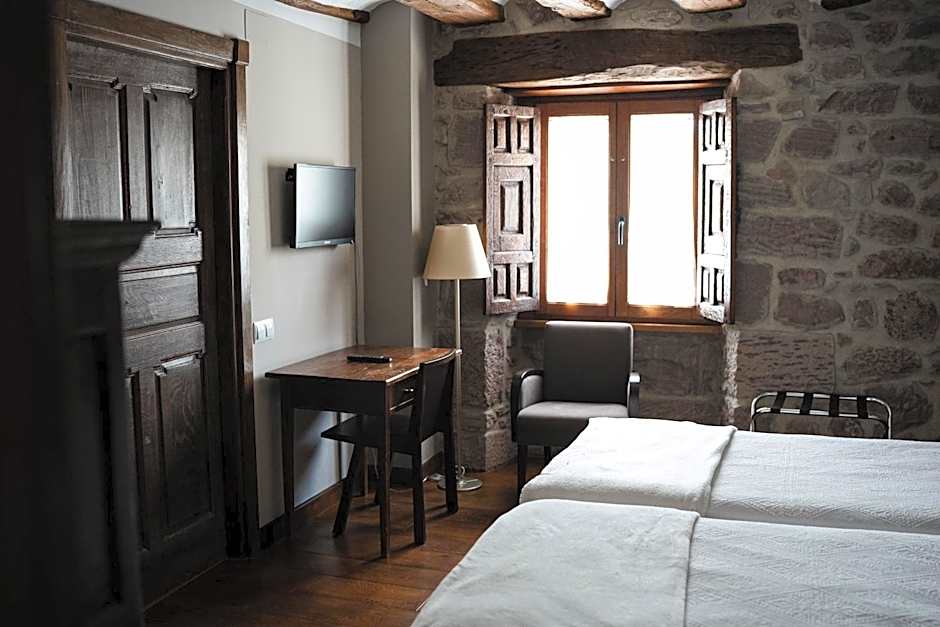 Hotel Rural LATORRIÉN DE ANE