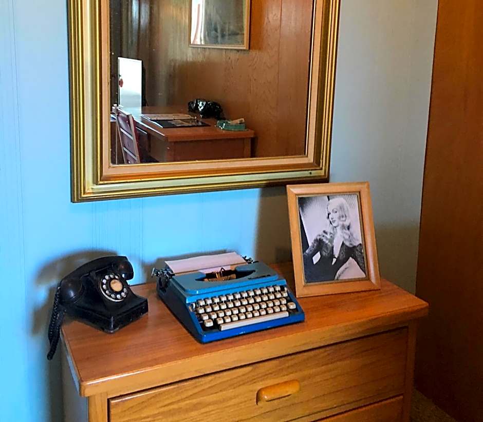 Raton Pass Motor Inn