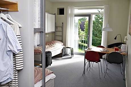 Twin Room (Linen excluded)