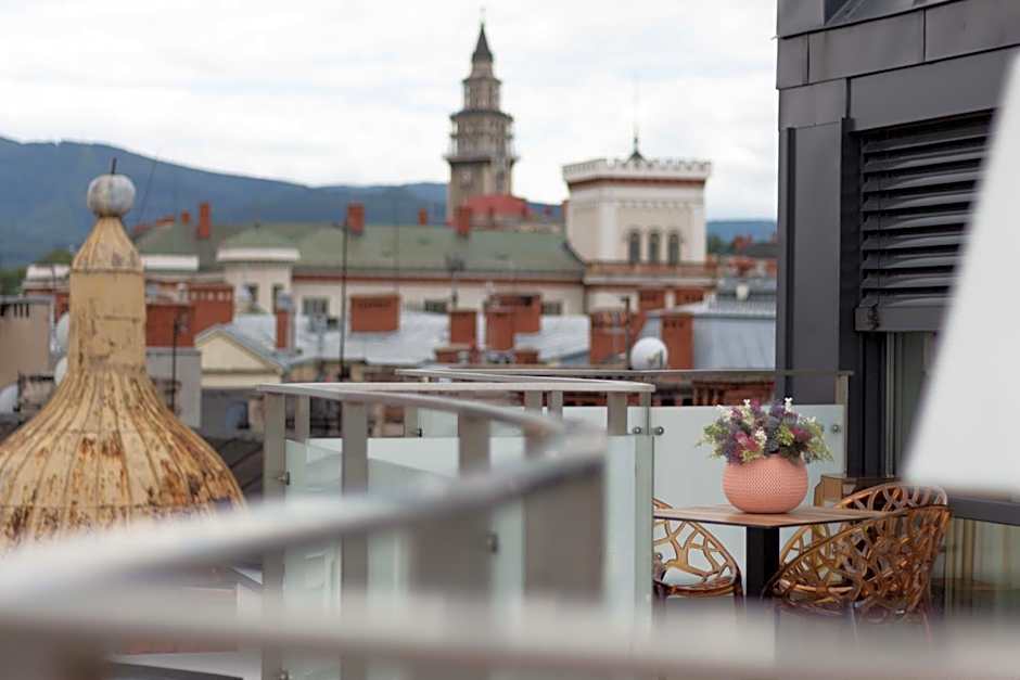 Sky Roof Apartments