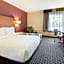 La Quinta Inn & Suites by Wyndham Naples East - I-75