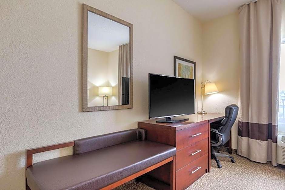 Comfort Inn & Suites