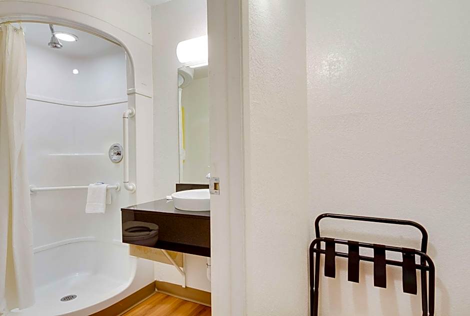 Avera Suites