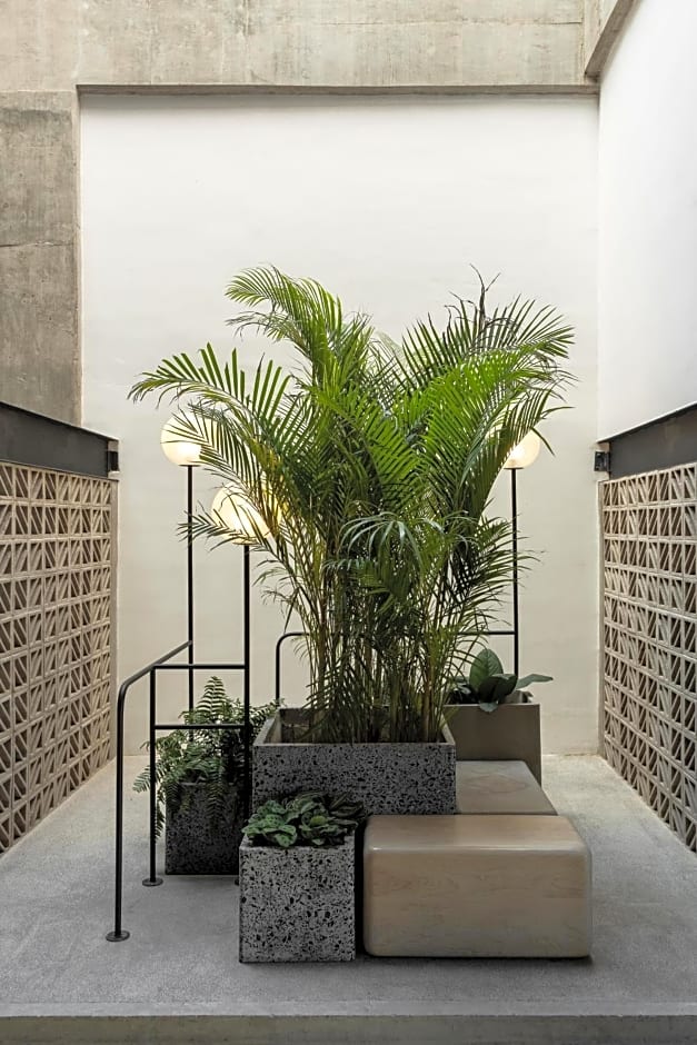 Loft In The Heart Of Americana, Have An Artsy Stay