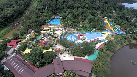 Bukit Merah Laketown Resort Taiping Taiping Hotels Perak At Getaroom