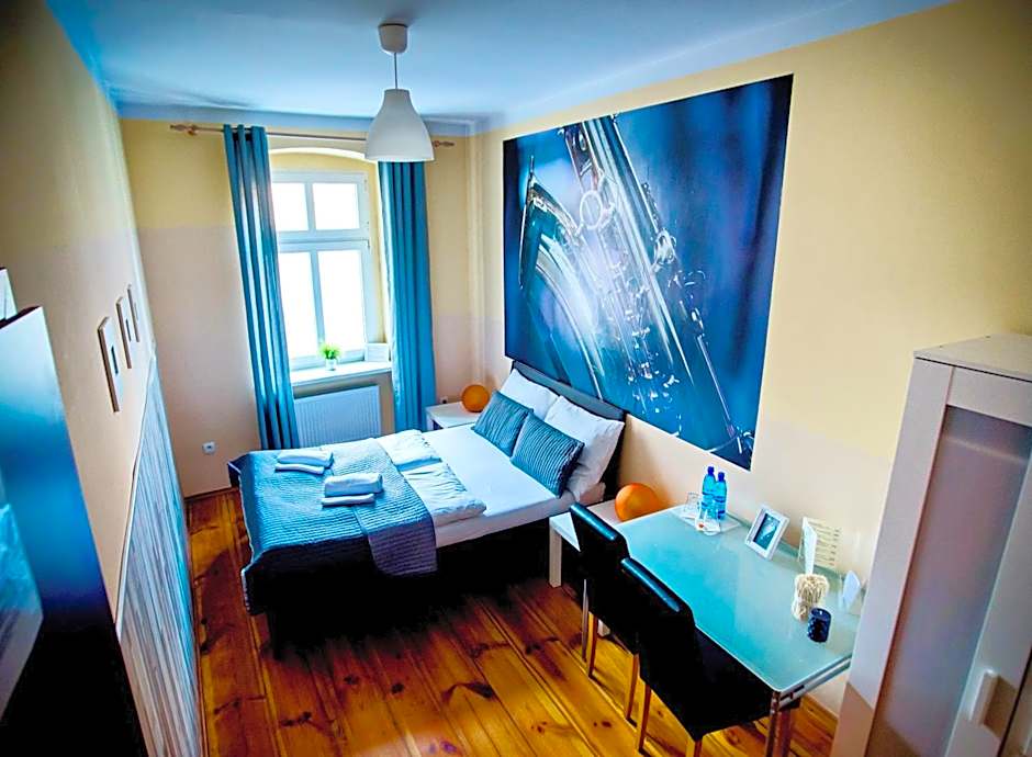 Explorer B&B Old Town Rooms & Apartment #don't be a tourist, be an Explorer!