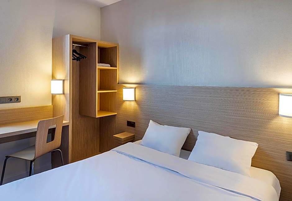 Photo 1 of 4 of Double Room