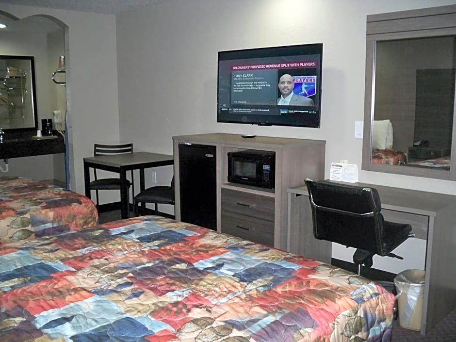 Scottish Inn and Suites Beaumont
