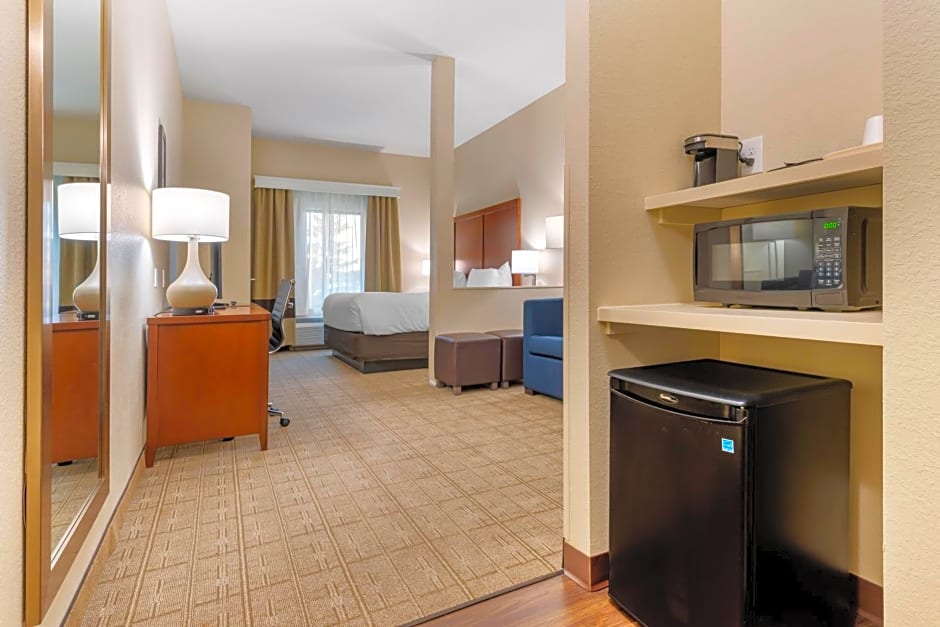 Comfort Inn & Suites