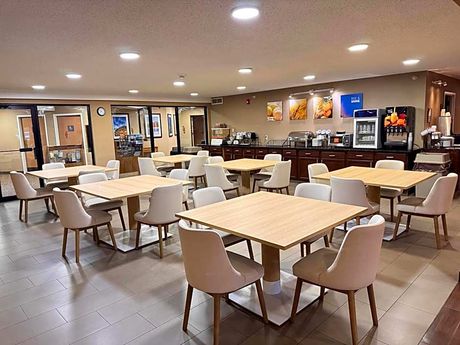 Comfort Inn & Suites Black River Falls I-94