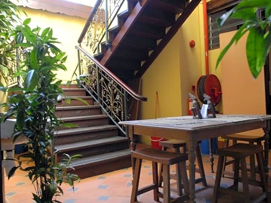 Kuching Waterfront Lodge