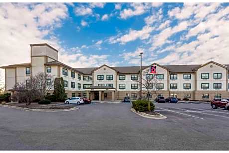 Studio 6 Extended Stay Chicago Lisle IL