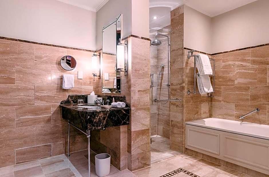 Four Seasons Hotel Westcliff