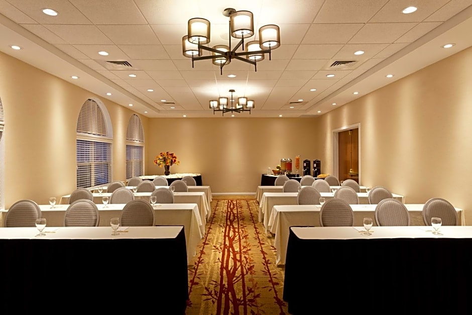 DoubleTree by Hilton Cape Cod - Hyannis