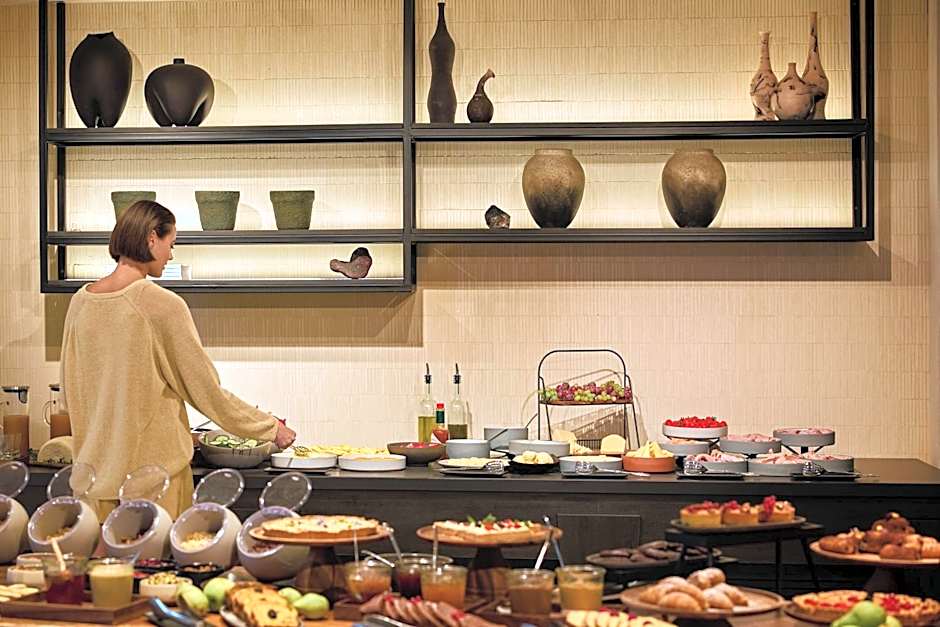 Domes Novos Santorini, Autograph Collection