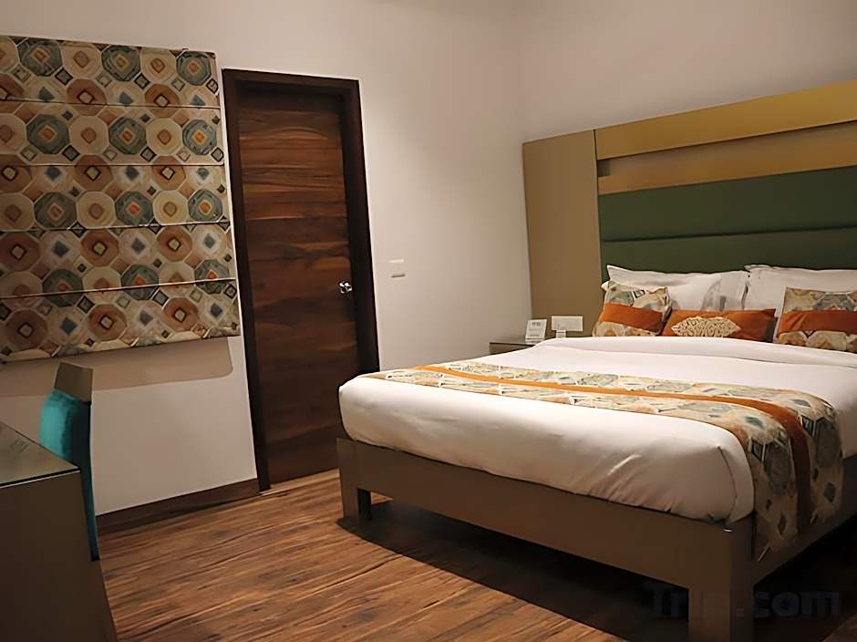 One Earth GG Regency (80 Steps to Golden Temple)