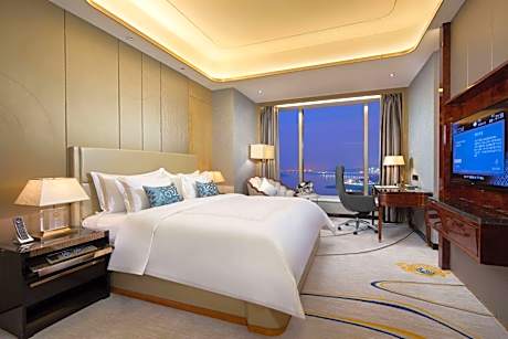 Premium King Room - Non-Smoking