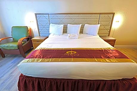 Suite king bed non smoking